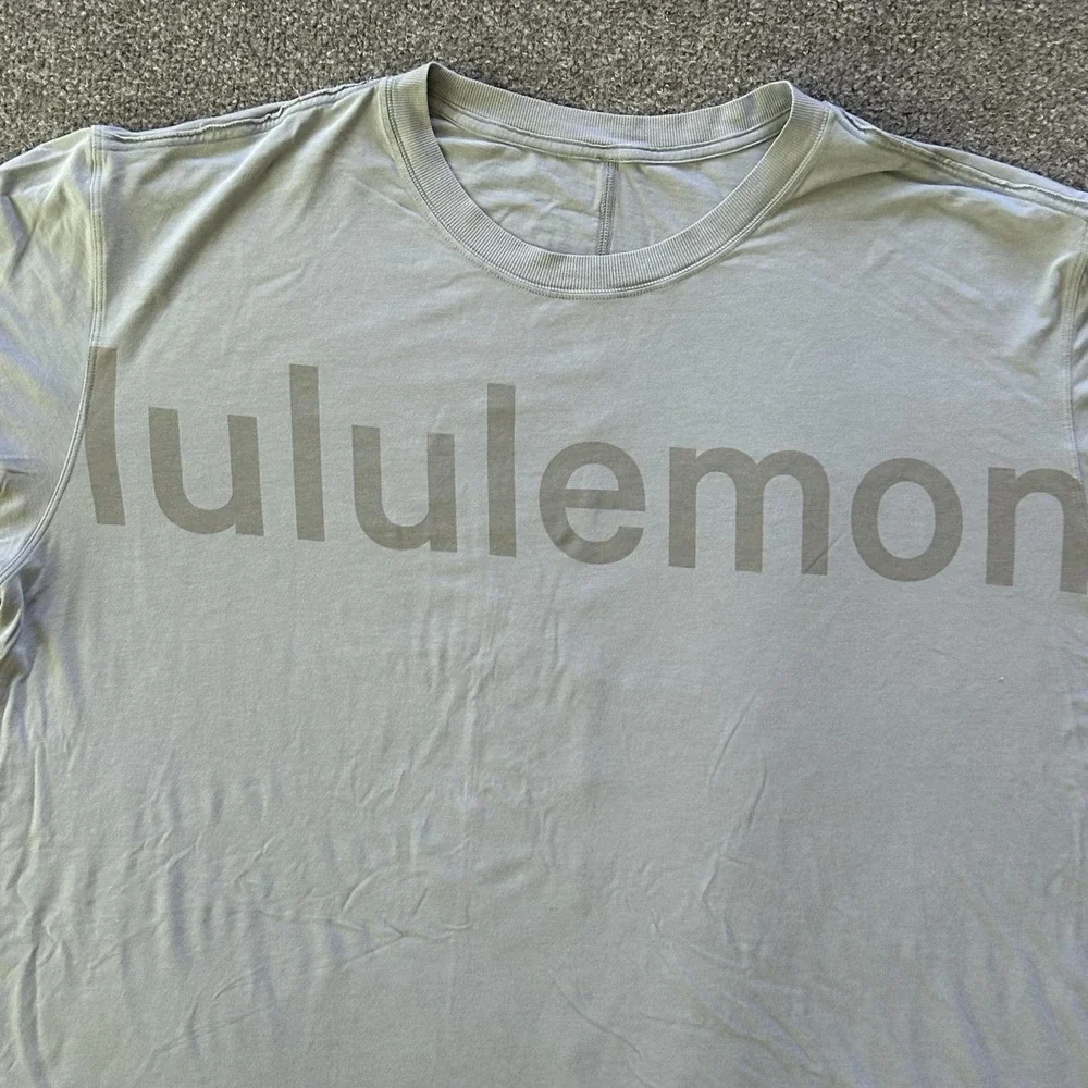Lululemon Shirt Womens XXL Blue Gray Logo Graphic Crew Neck Short Sleeve Relaxed